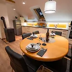 Apartma Vester - Large 3-bedroom Near Appartement