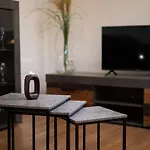 Apartma Vester - Large 3-bedroom Near Appartamento