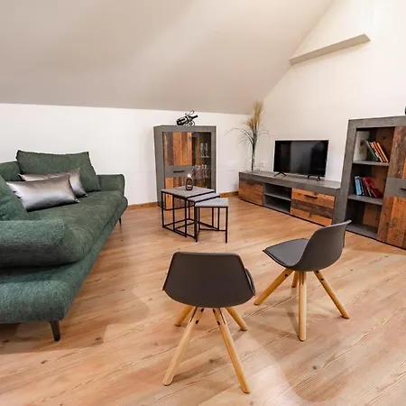 Apartma Vester - Large 3-bedroom Near Appartamento Bled