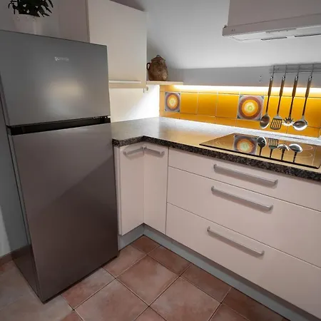 Apartma Vester - Large 3-bedroom Near Apartmán *