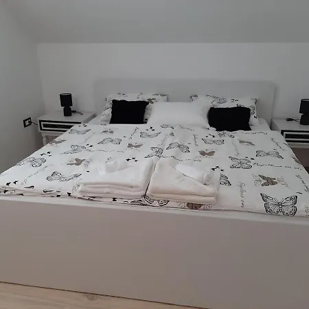 Apartma Vester - Large 3-bedroom Near *