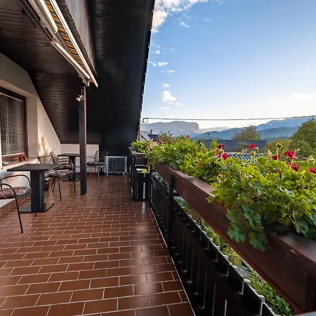 Apartma Vester - Large 3-bedroom Near Daire Bled