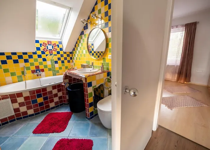 Apartma Vester - Large 3-bedroom Near アパート *