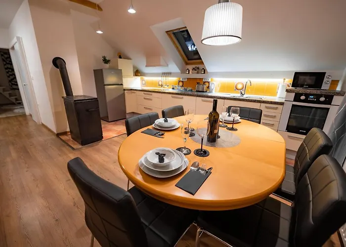 Apartma Vester - Large 3-bedroom Near Apartamento