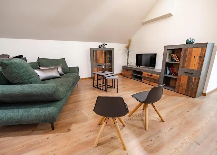 Apartma Vester - Large 3-bedroom Near Apartamento Bled