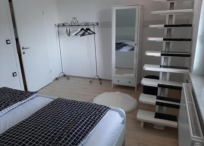 Apartma Vester - Large 3-bedroom Near アパート *