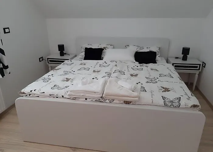 Apartma Vester - Large 3-bedroom Near *